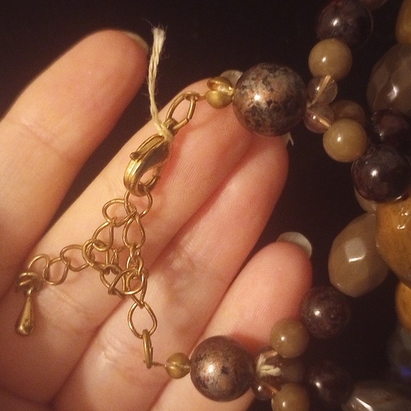 Costume Jewelry Necklace - Picture 3 of 3